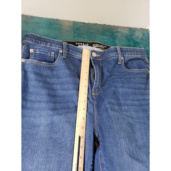 Torrid Jeans Size 18 Womens Blue Elastic Waist Stretch Wide Leg A Line Flare - Picture 7 of 12
